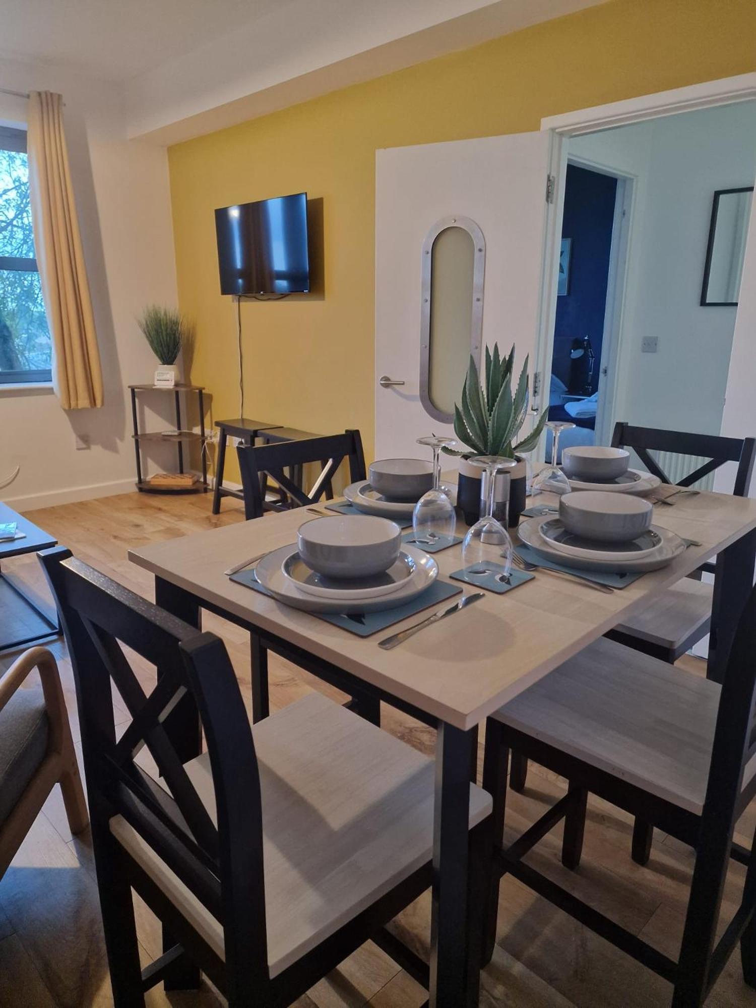 Vibrant Cosy 2 Bedroom Apartment Coventry Esterno foto